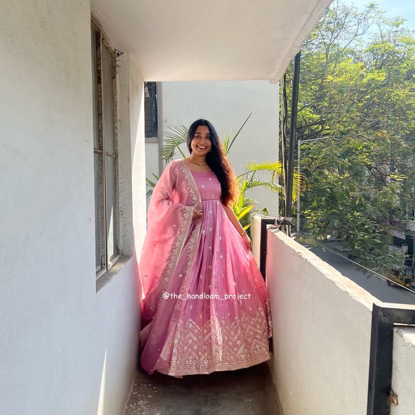 Baby pink dress   gold