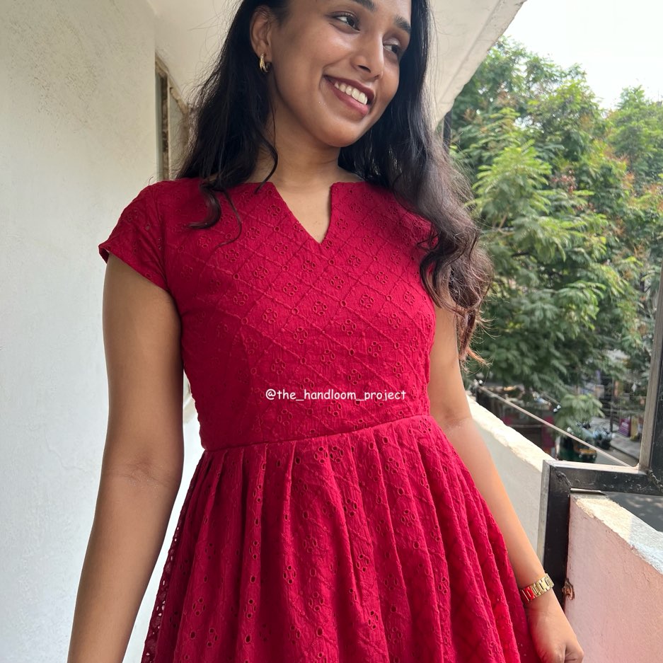 Red hakoba cotton dress