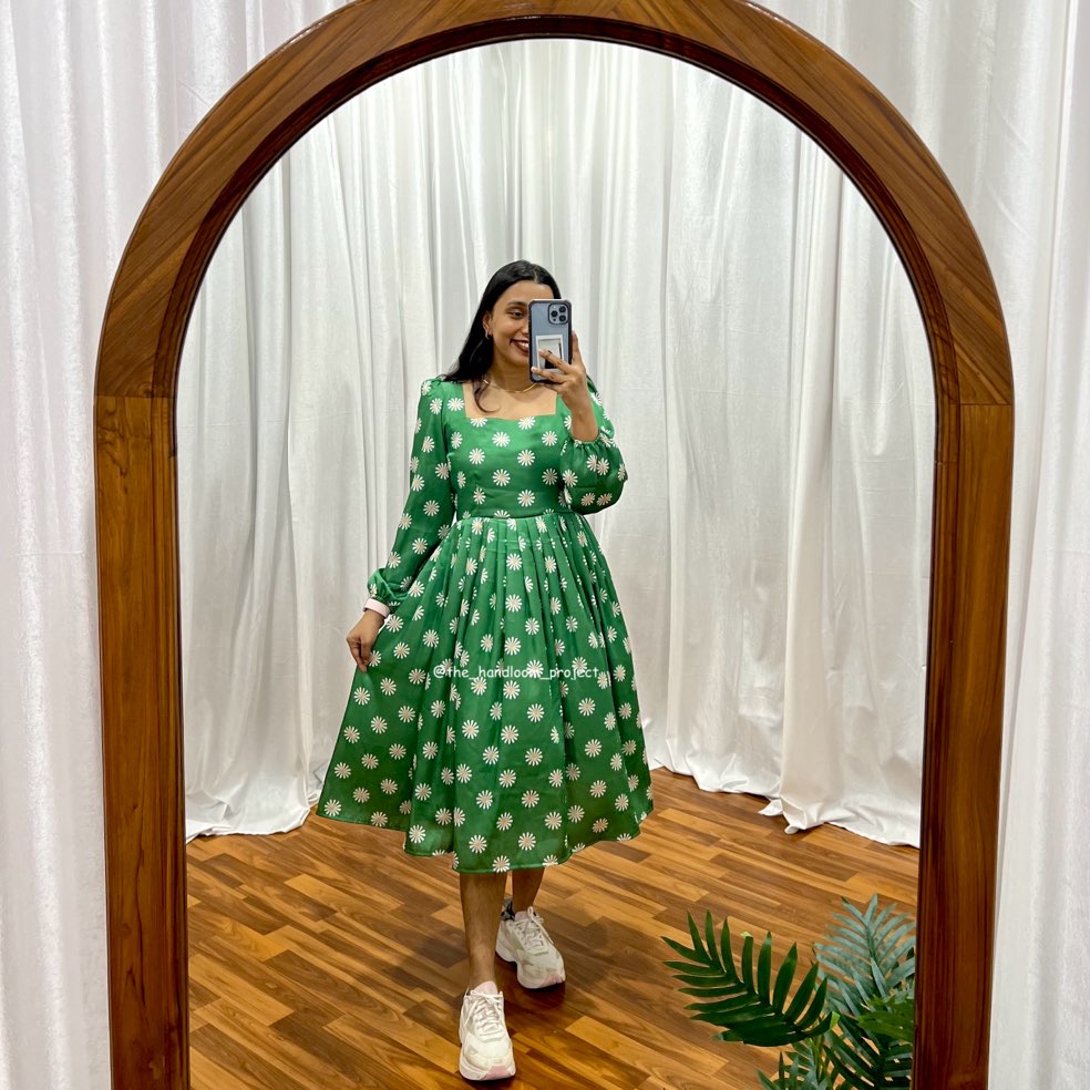 Green satin - cherry