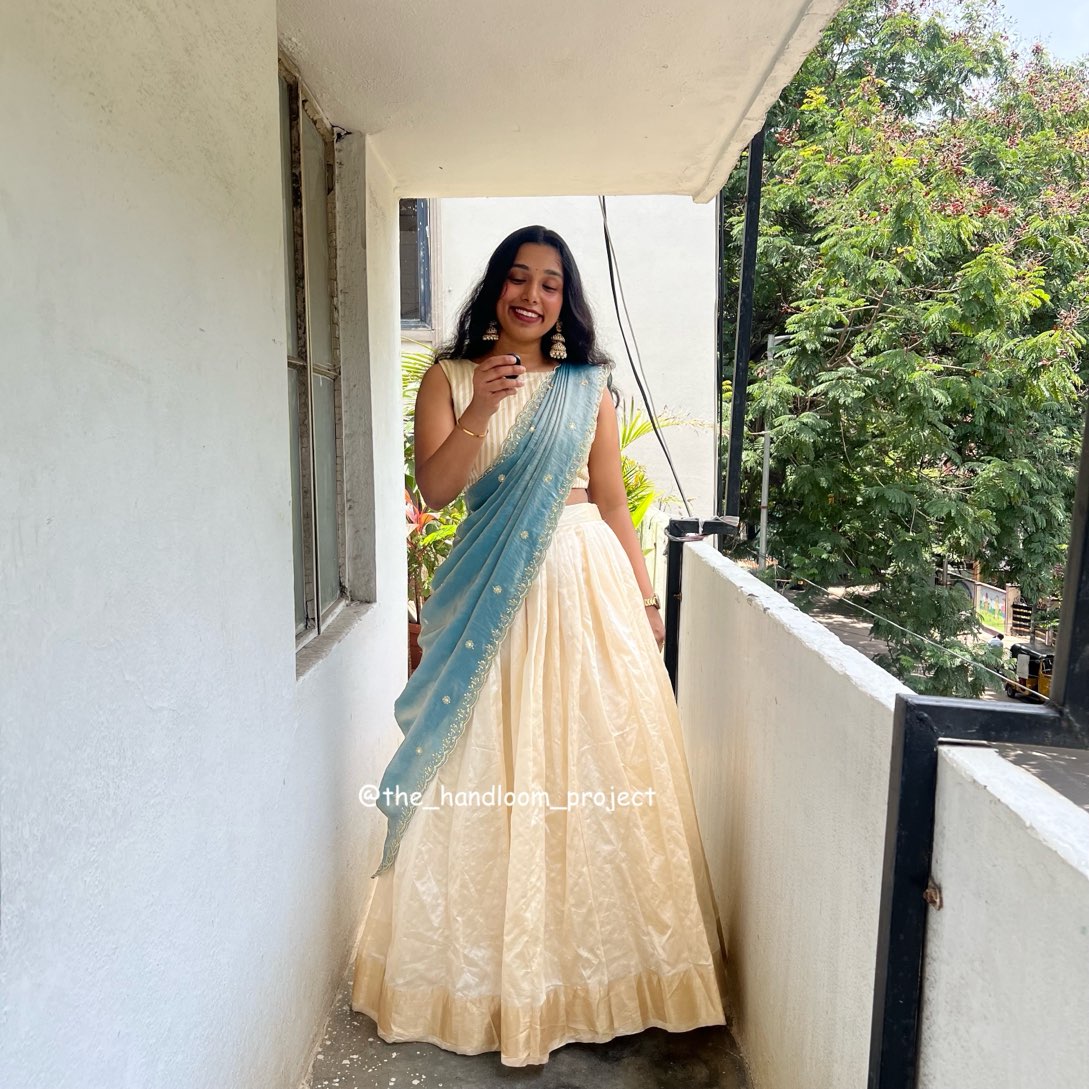 Light blue - opaline