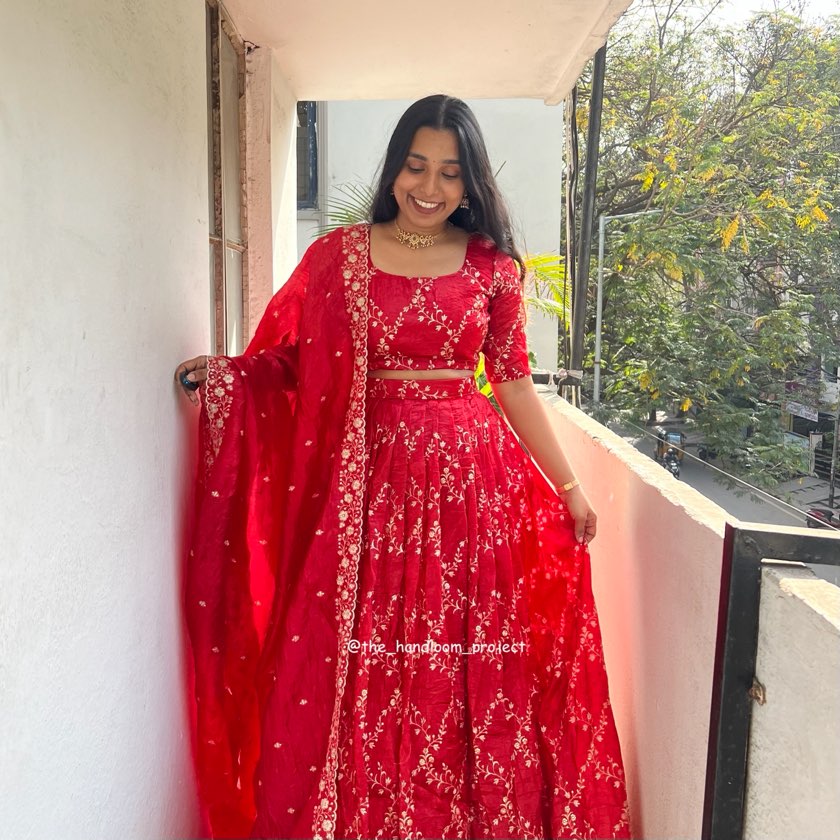 Red gold crush half saree