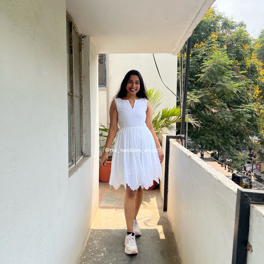 White asymmetrical hakoba