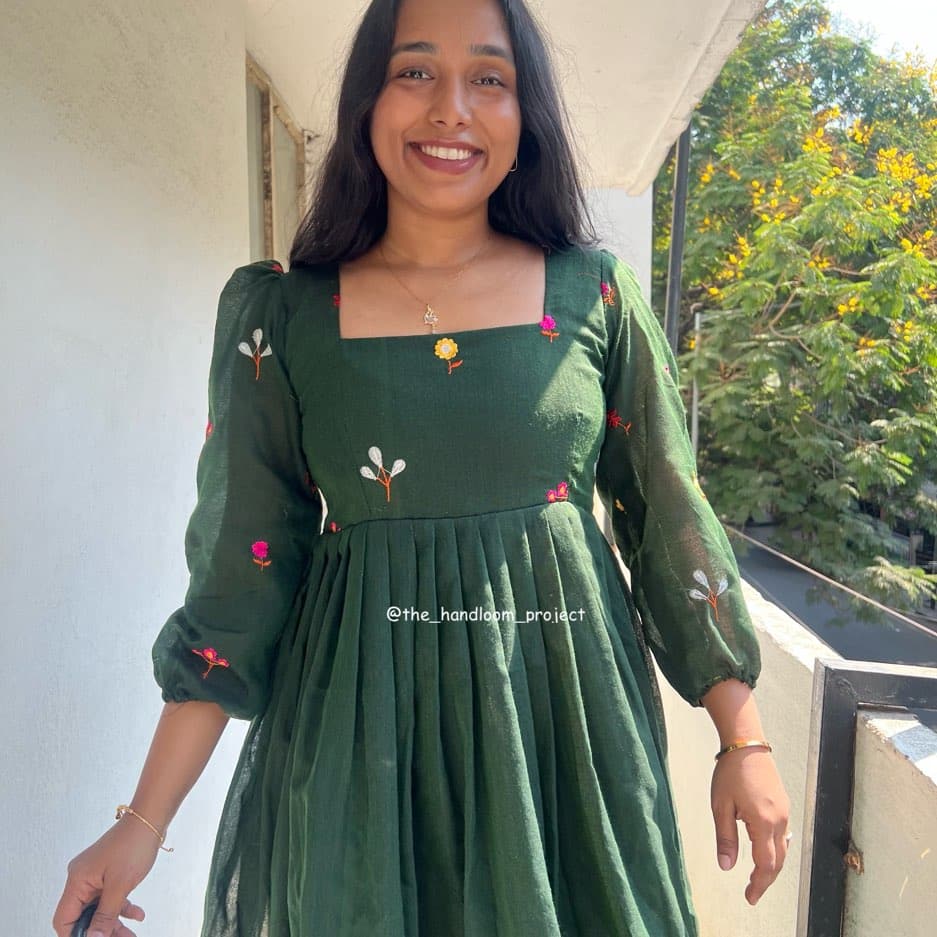 Dark green - petal