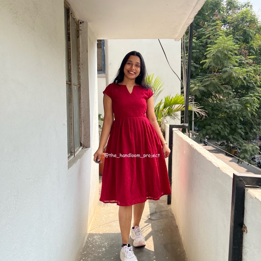 Red hakoba cotton dress