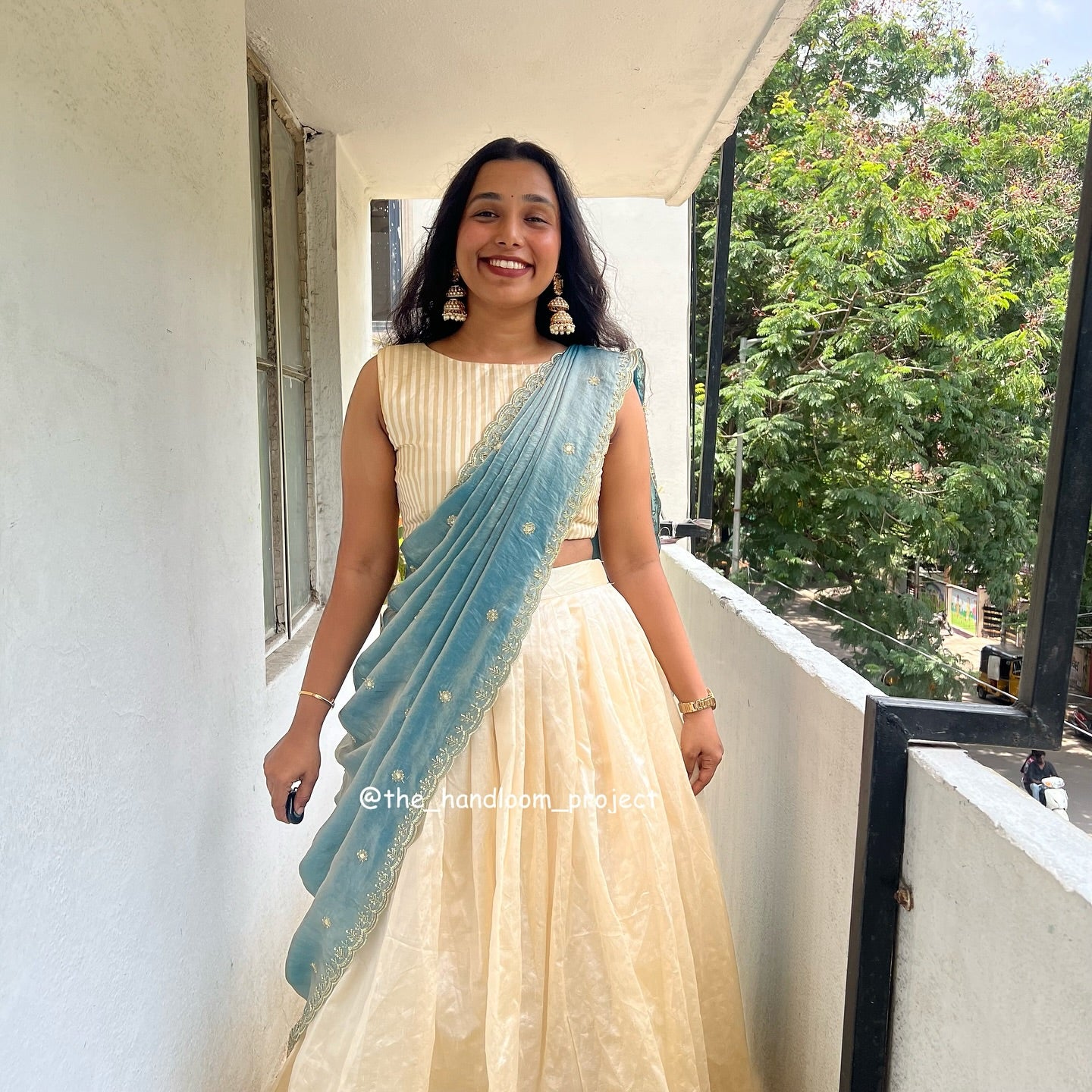 Light blue - opaline