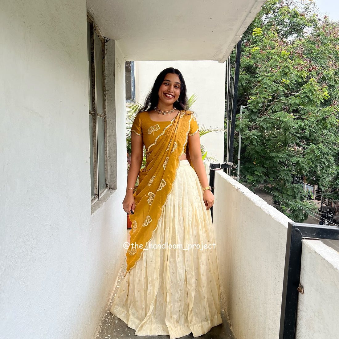 Mustard ivory