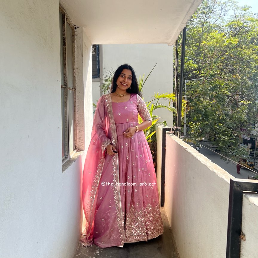 Baby pink dress   gold