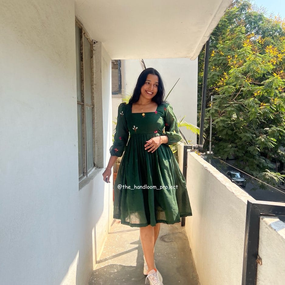 Dark green - petal
