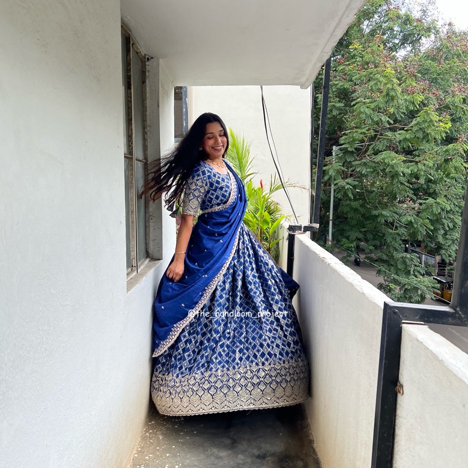 Blue raagam