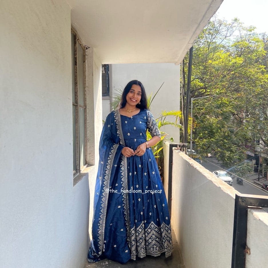 Dark blue dress   gold