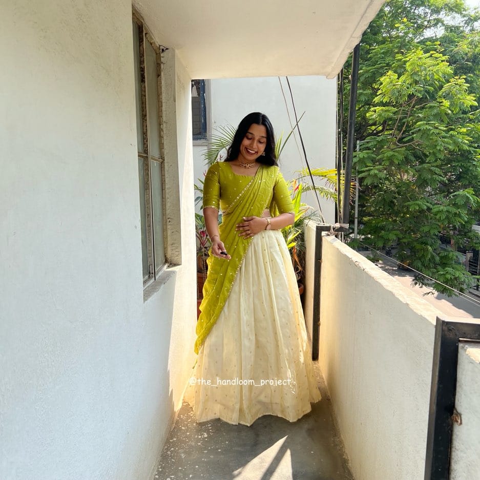 Parrot green - ivory