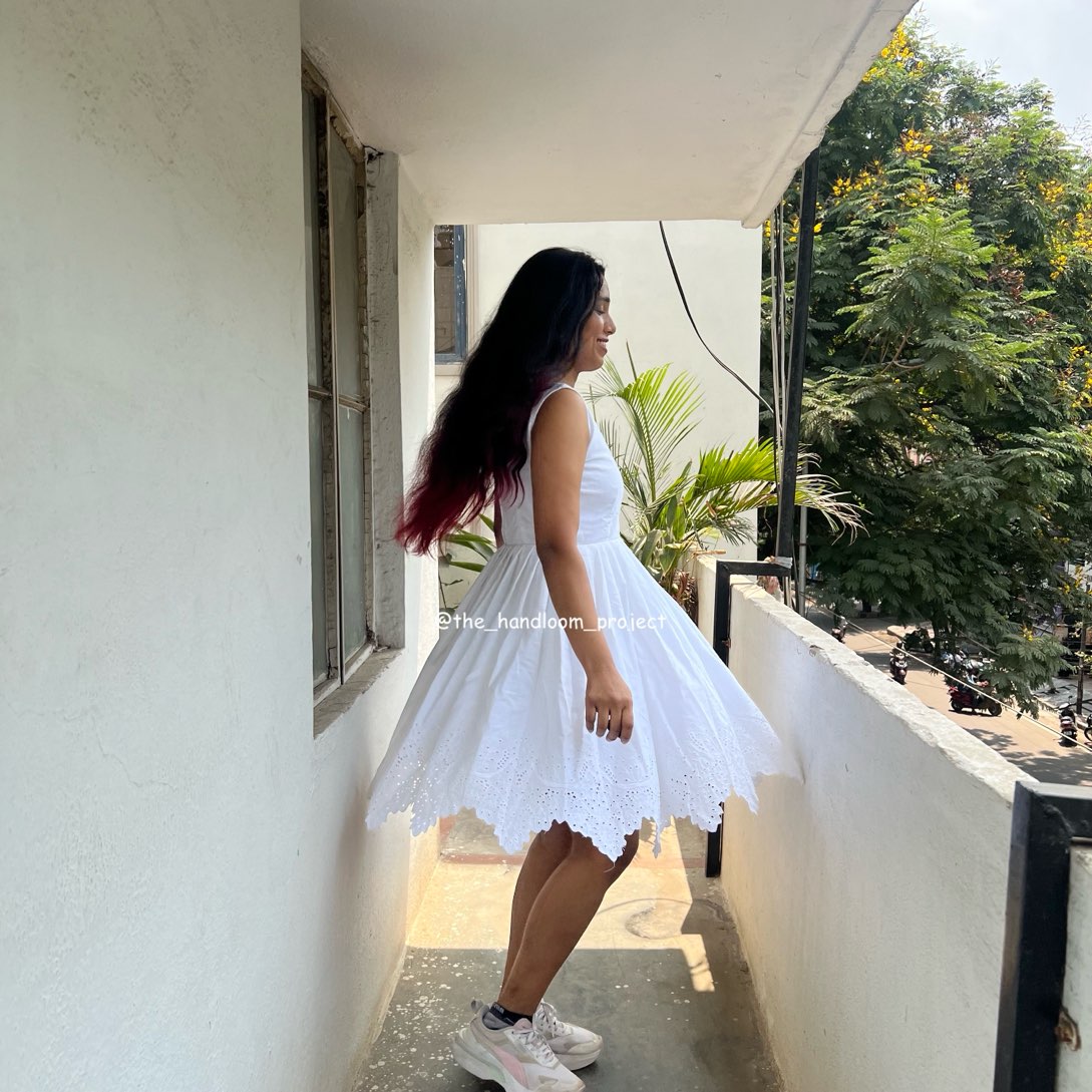 White asymmetrical hakoba