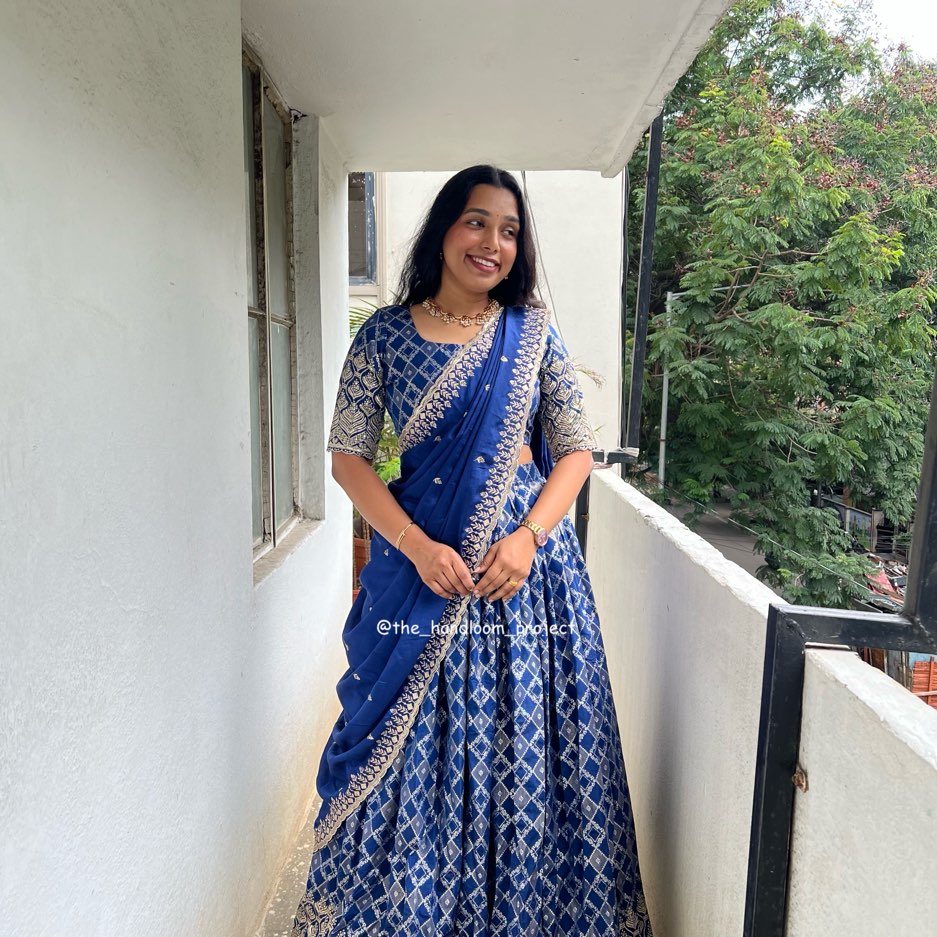 Blue raagam