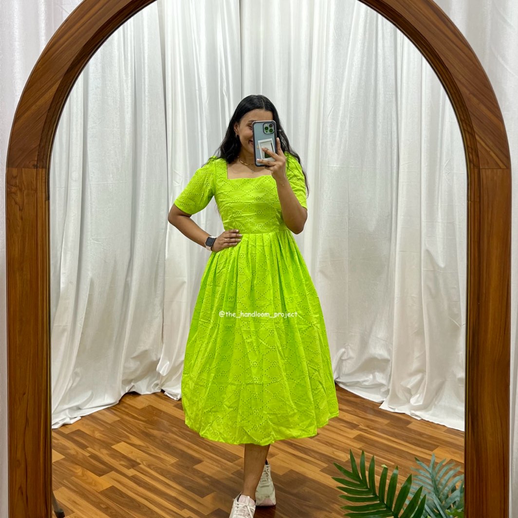 Parrot green hakoba The Handloom Project Parrot green hakoba The Handloom Project
