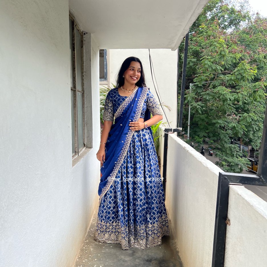 Blue raagam