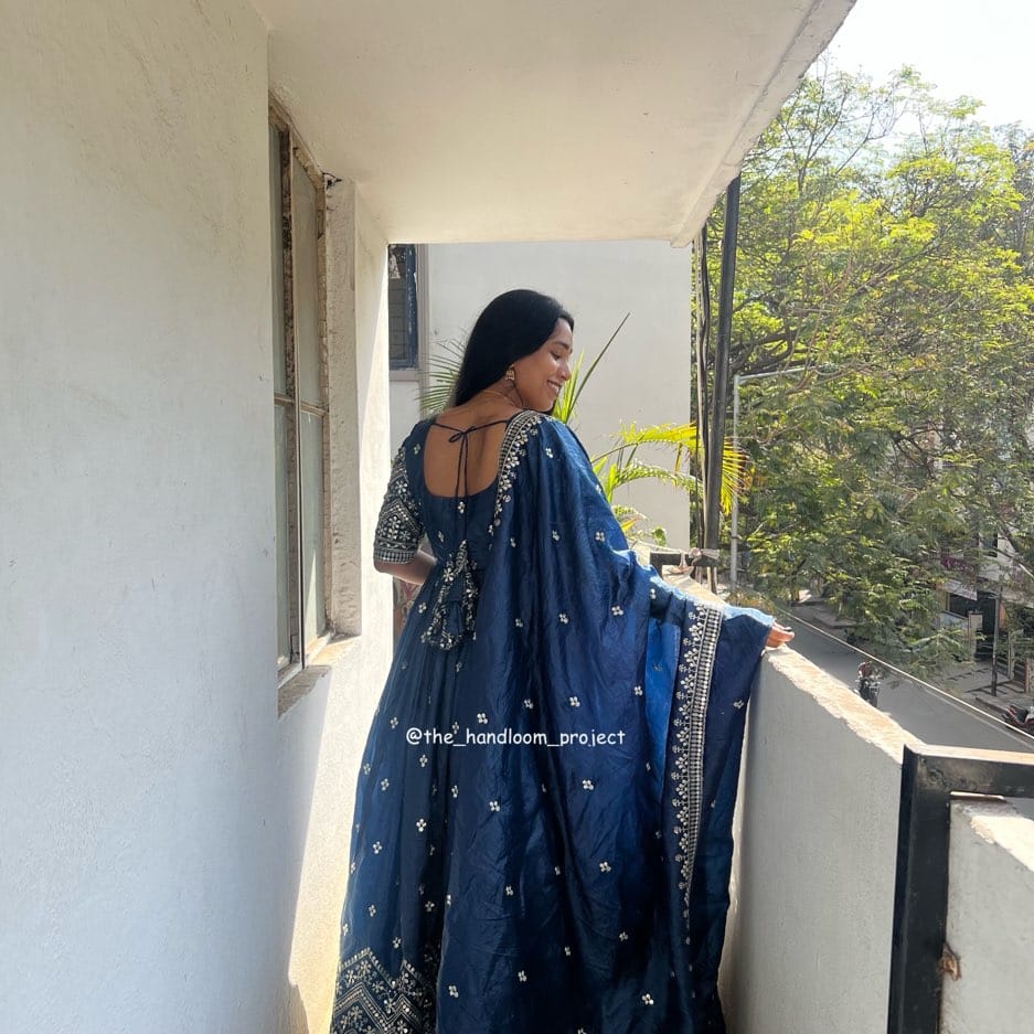 Dark blue dress   gold