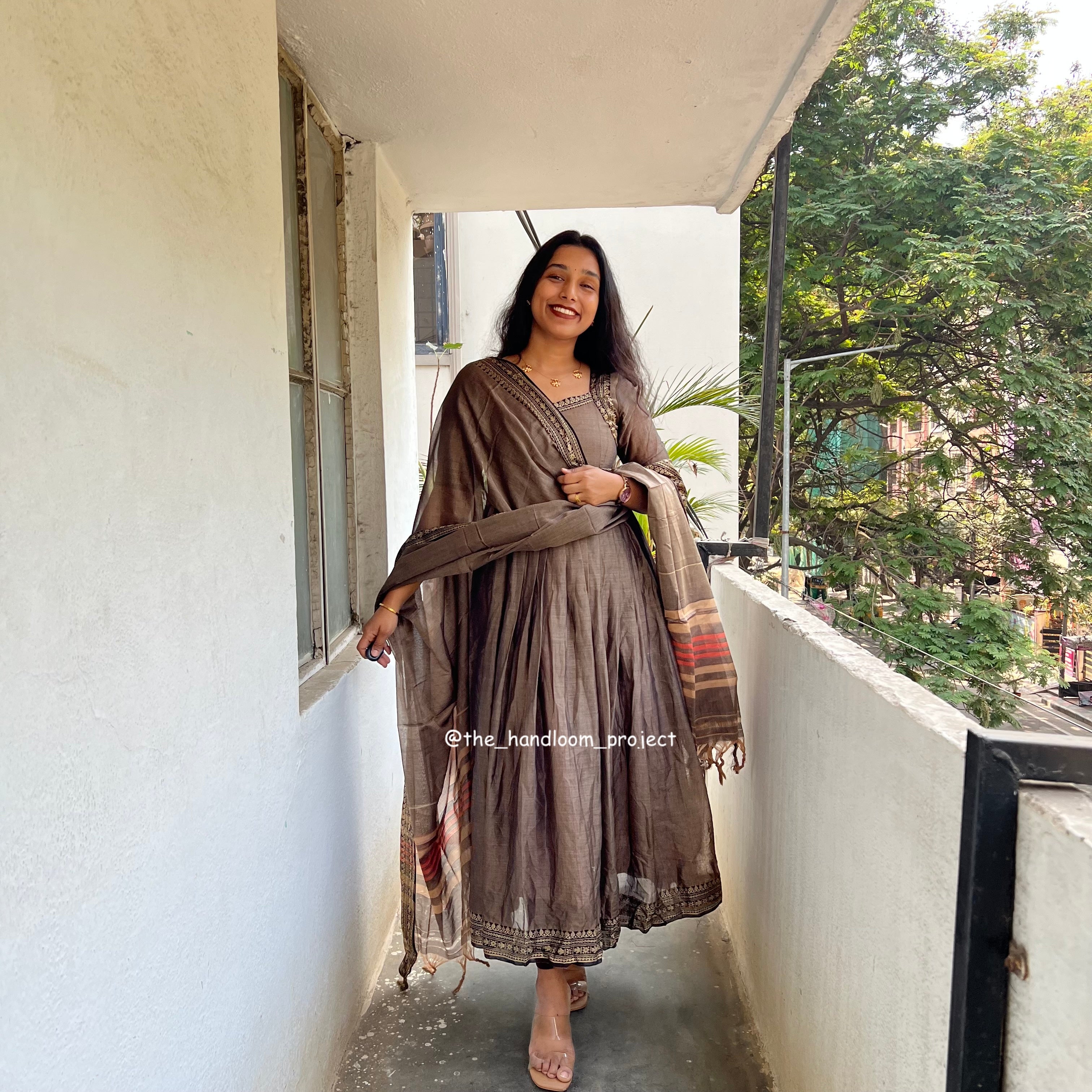 Walnut brown - mrida