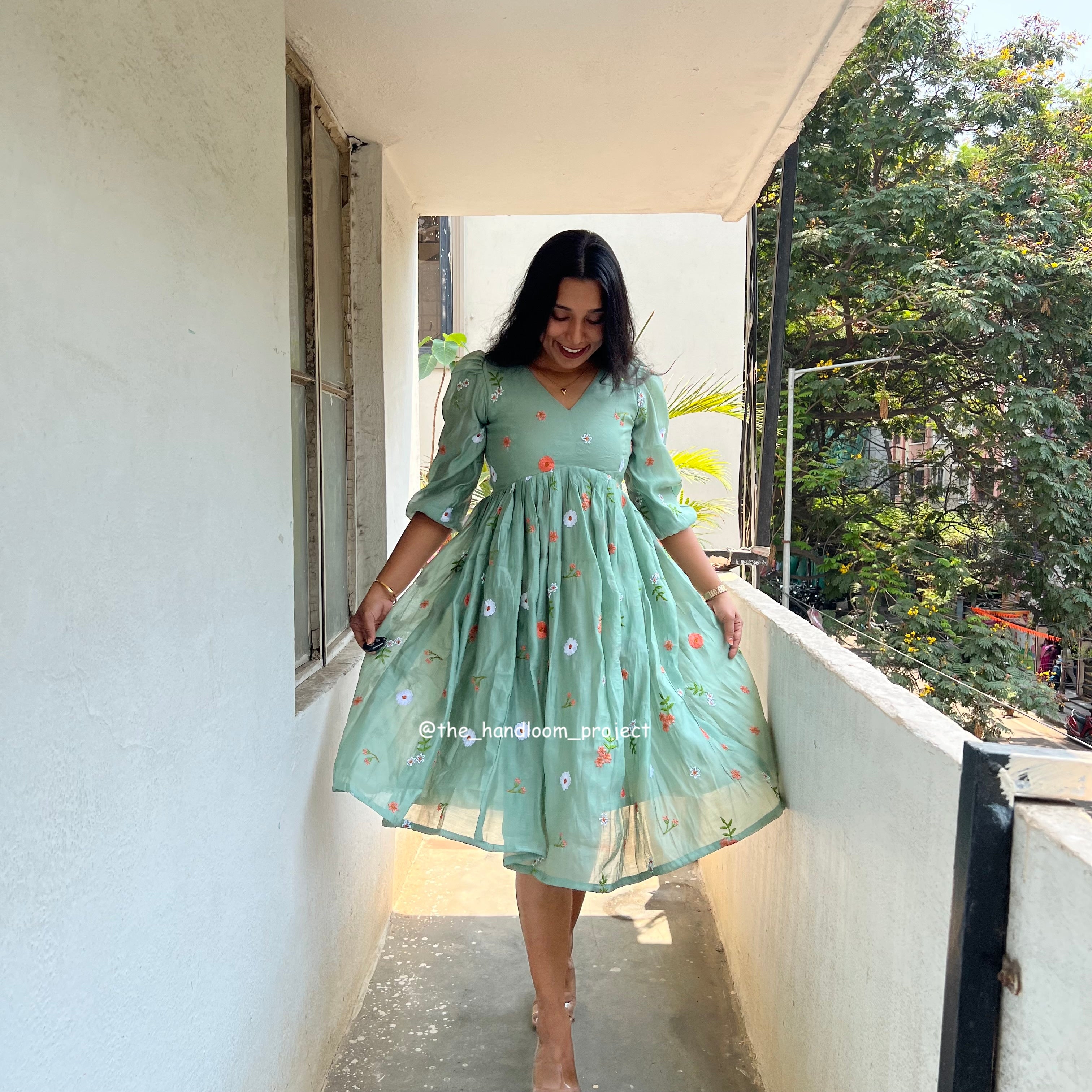 Sage green - tarini