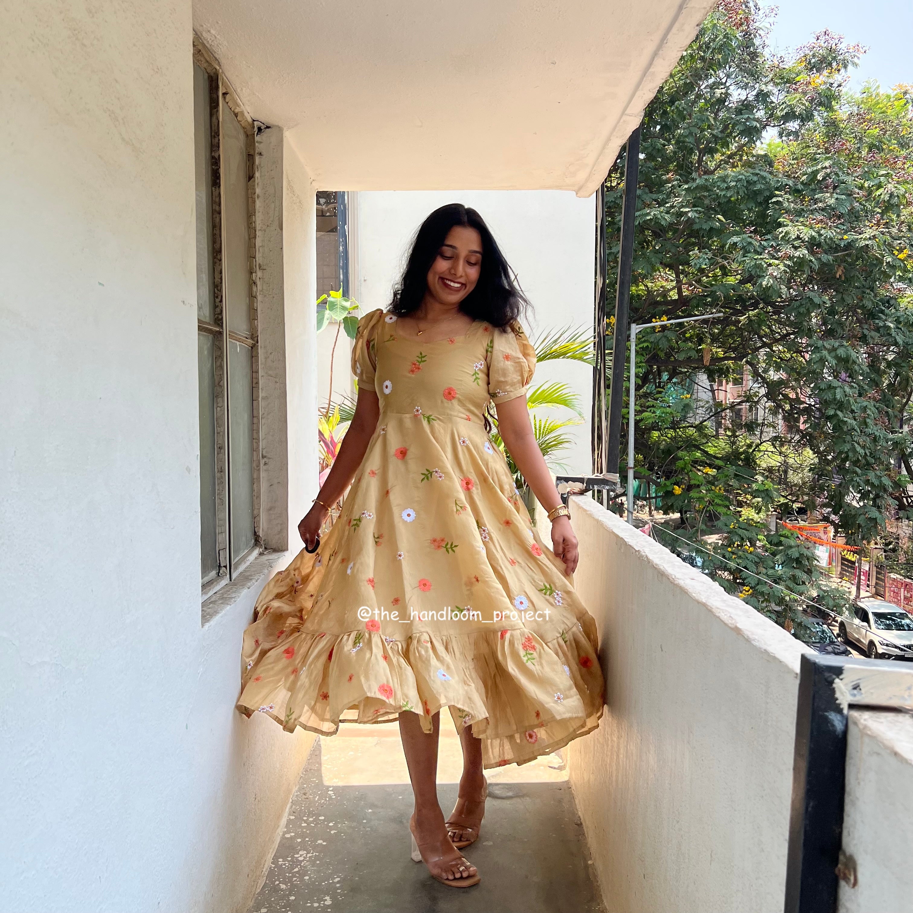 Beige - tarini