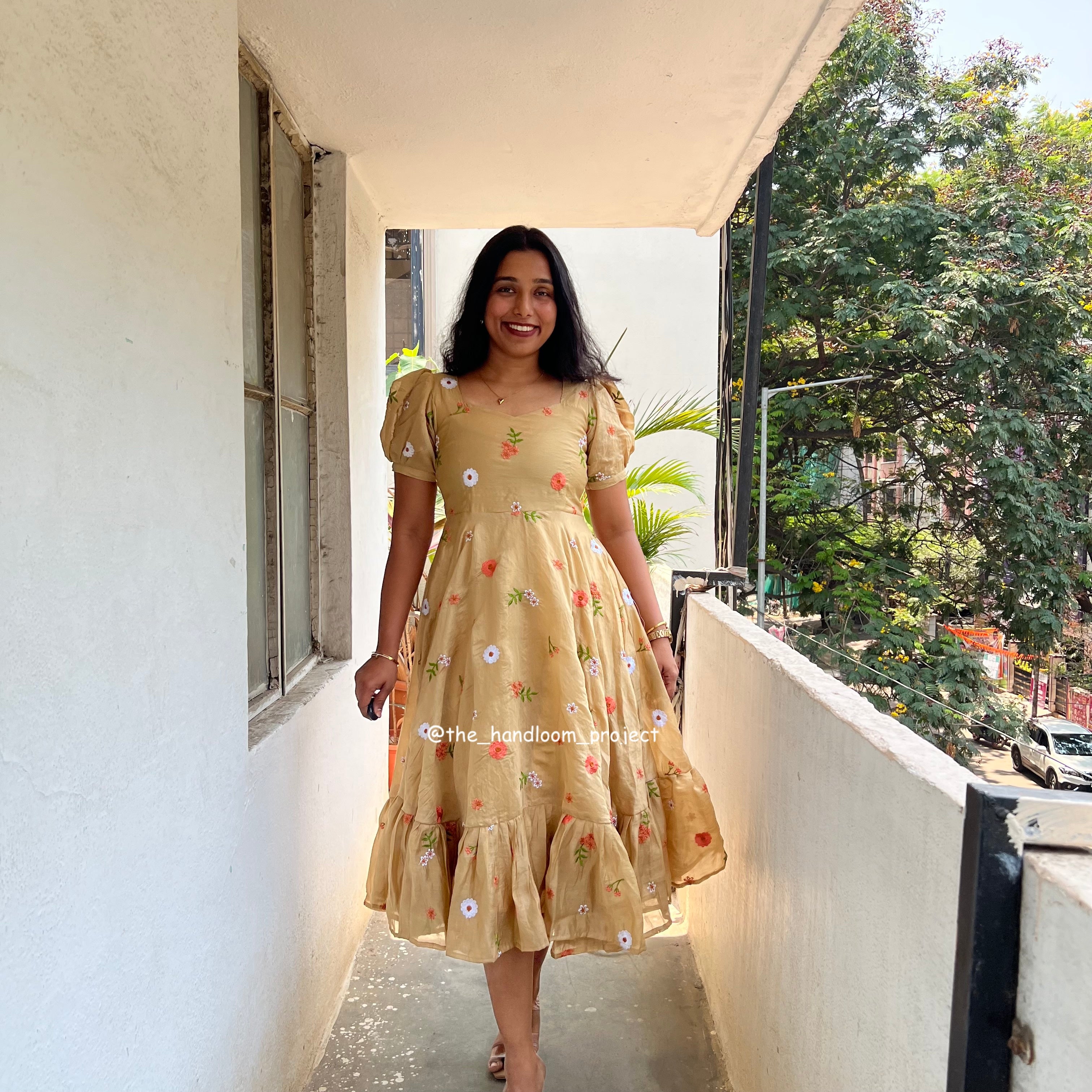 Beige - tarini
