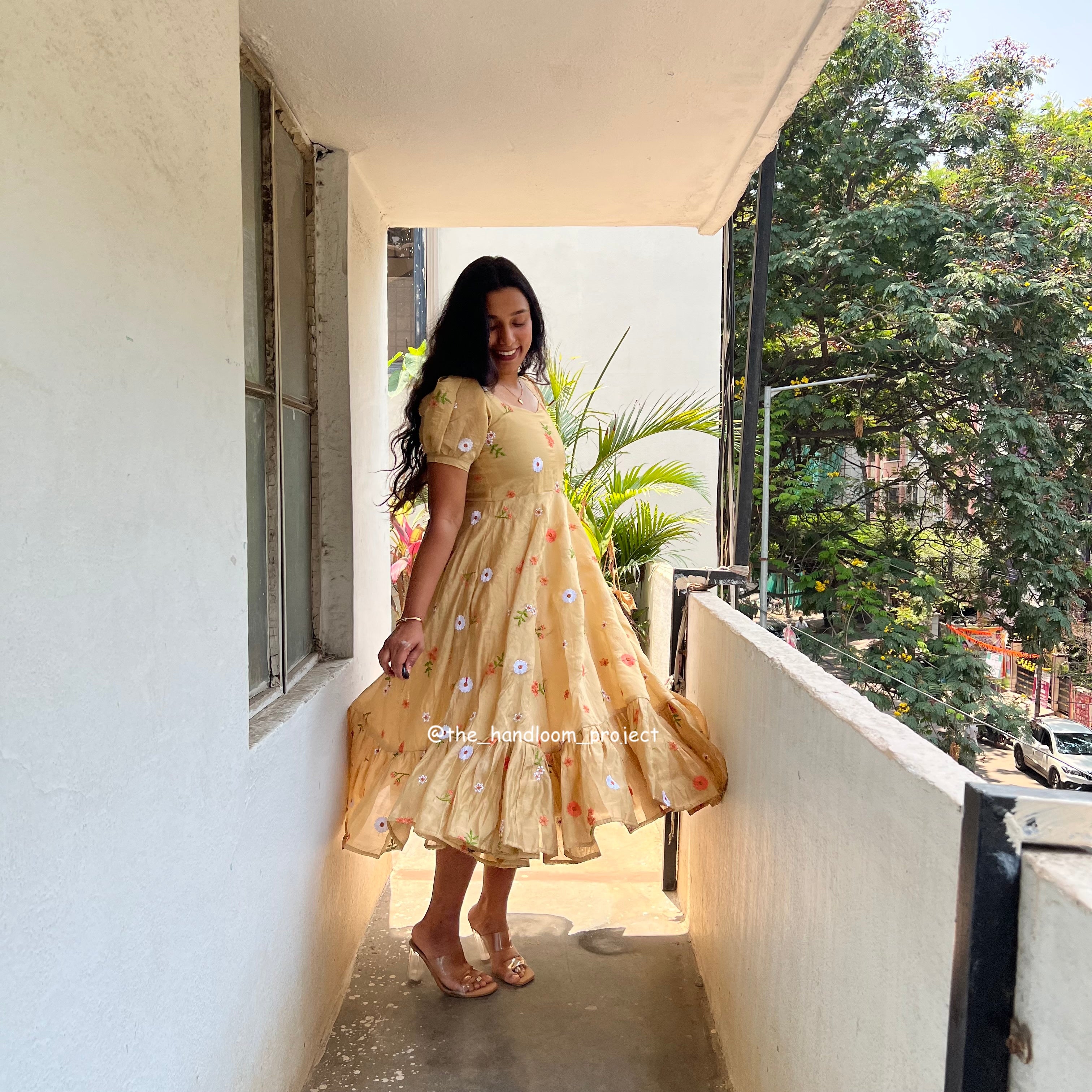 Beige - tarini