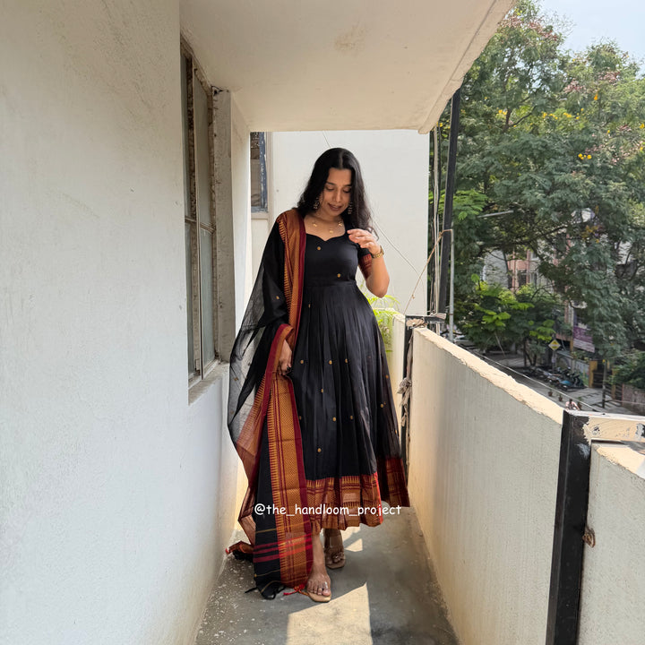 Black - dhara