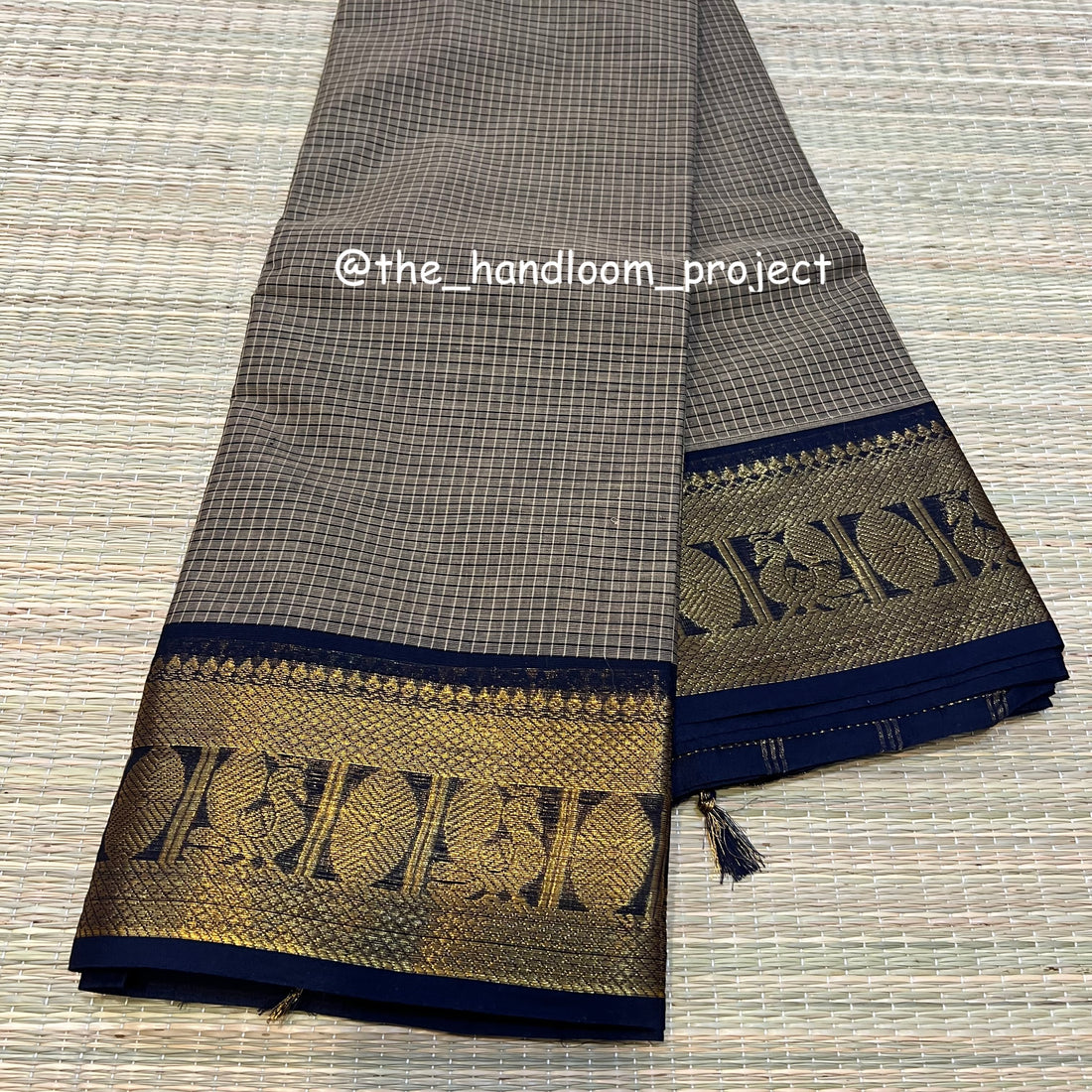 Grey checked kanchi