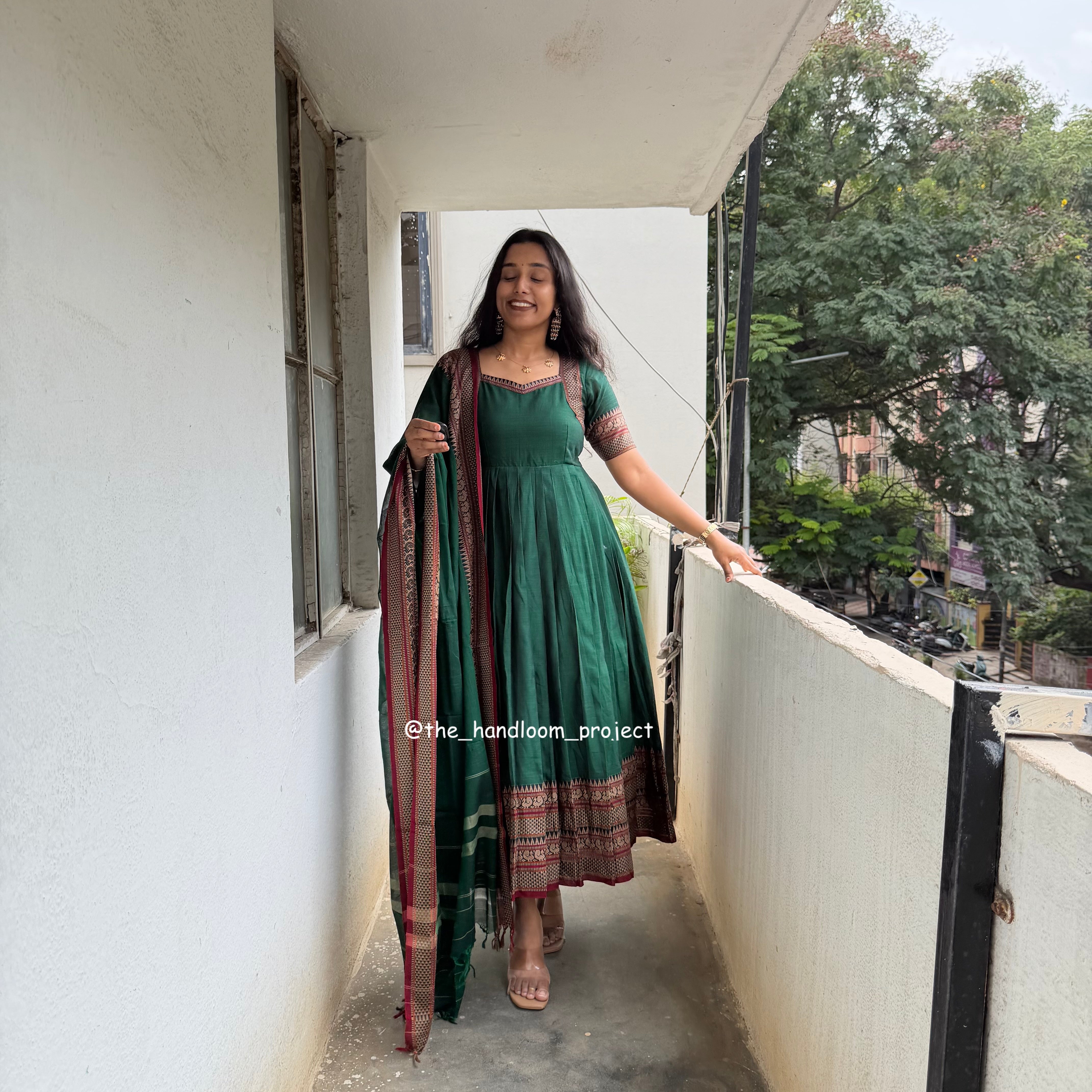Dark green - kasturi