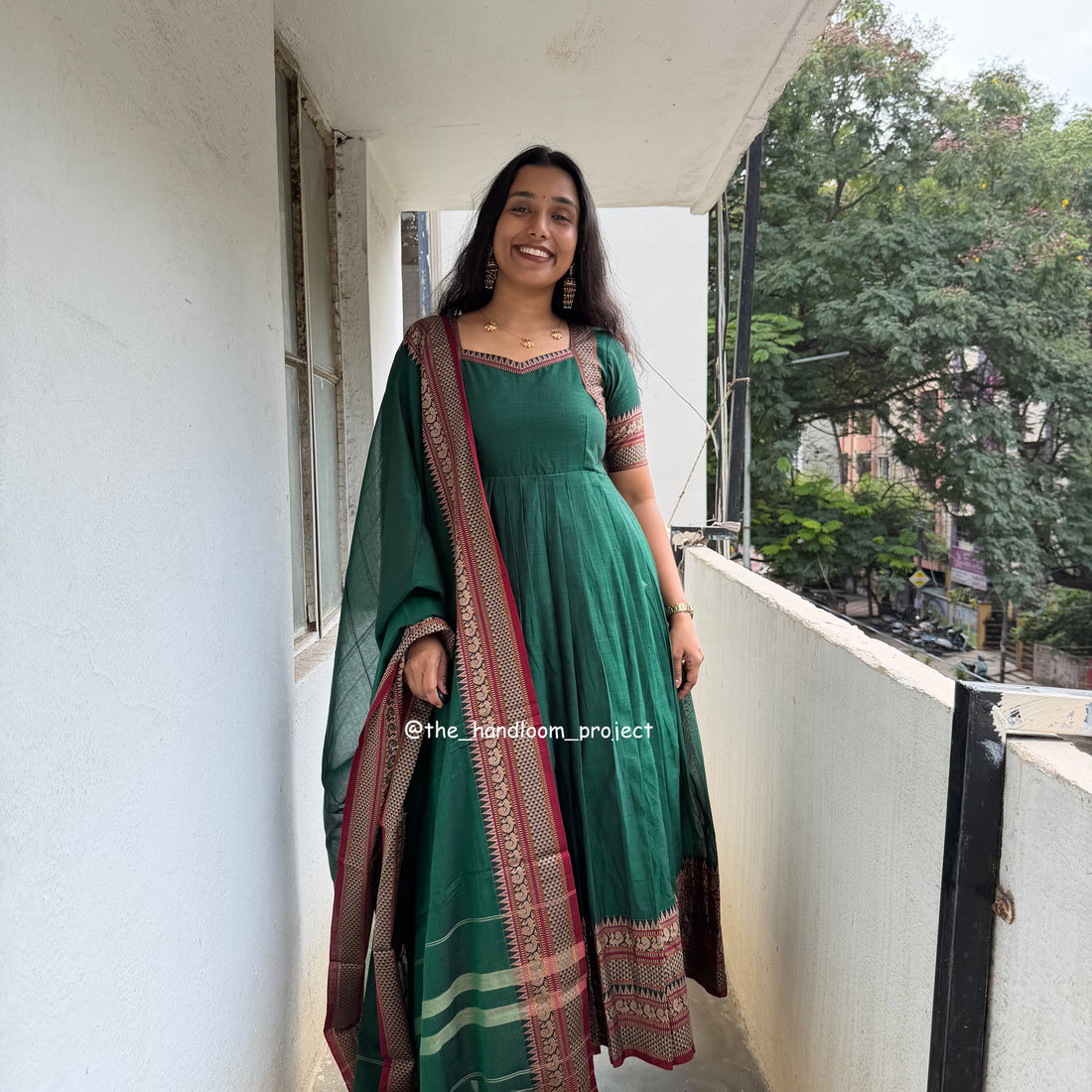Dark green - kasturi